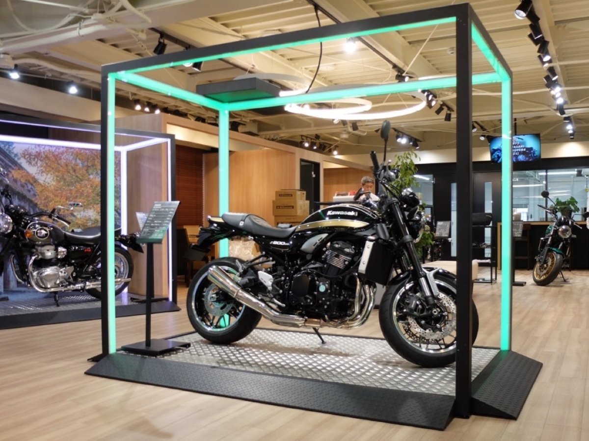 バイク展示用ケージ（建築会社向け）